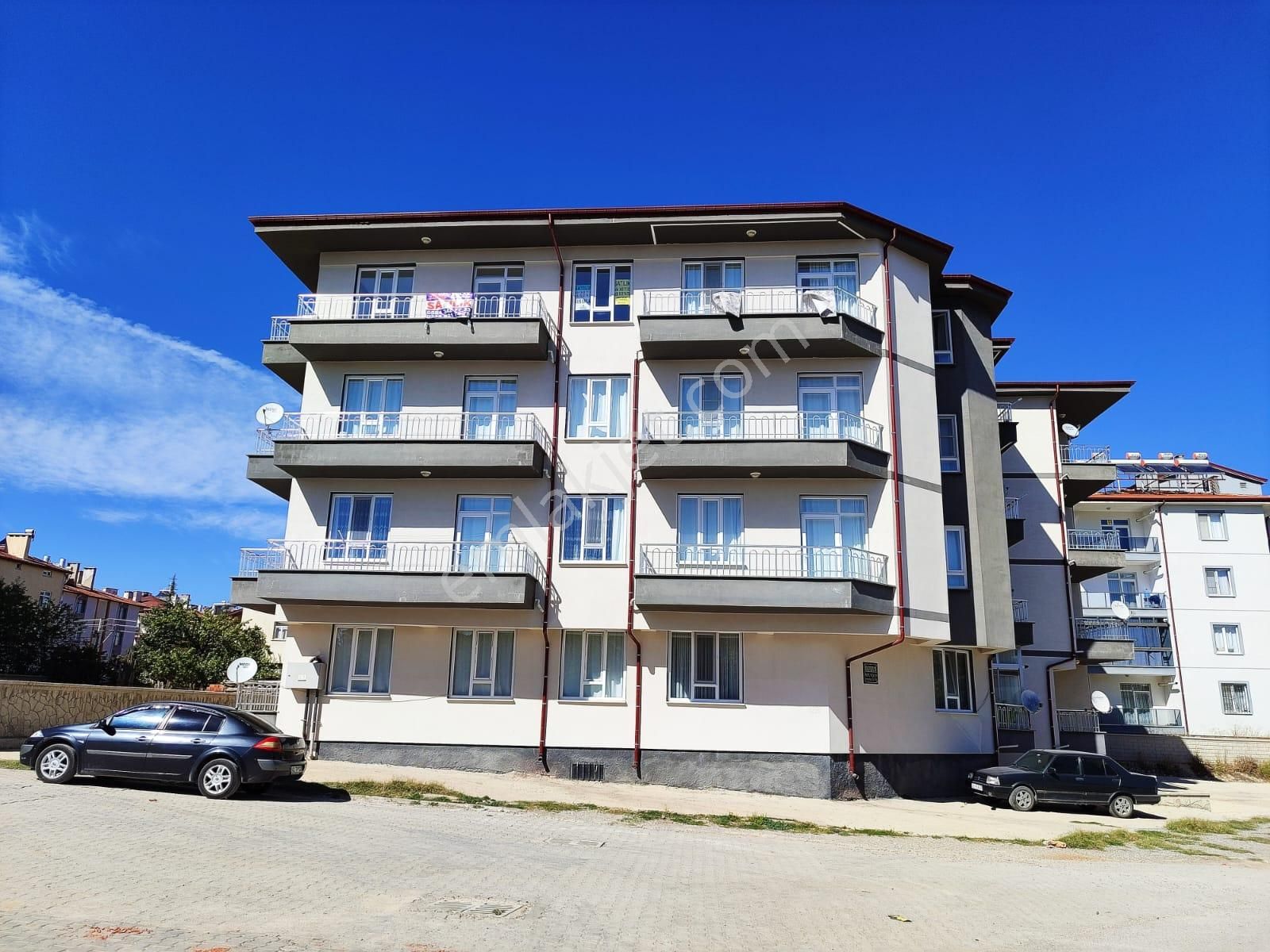 Beyşehir Hacıakif Satılık Daire  BEYTEPE MAHALLESİNDE SATILIK HASTANEYE YAKIN FERAH DAİRE 3+1