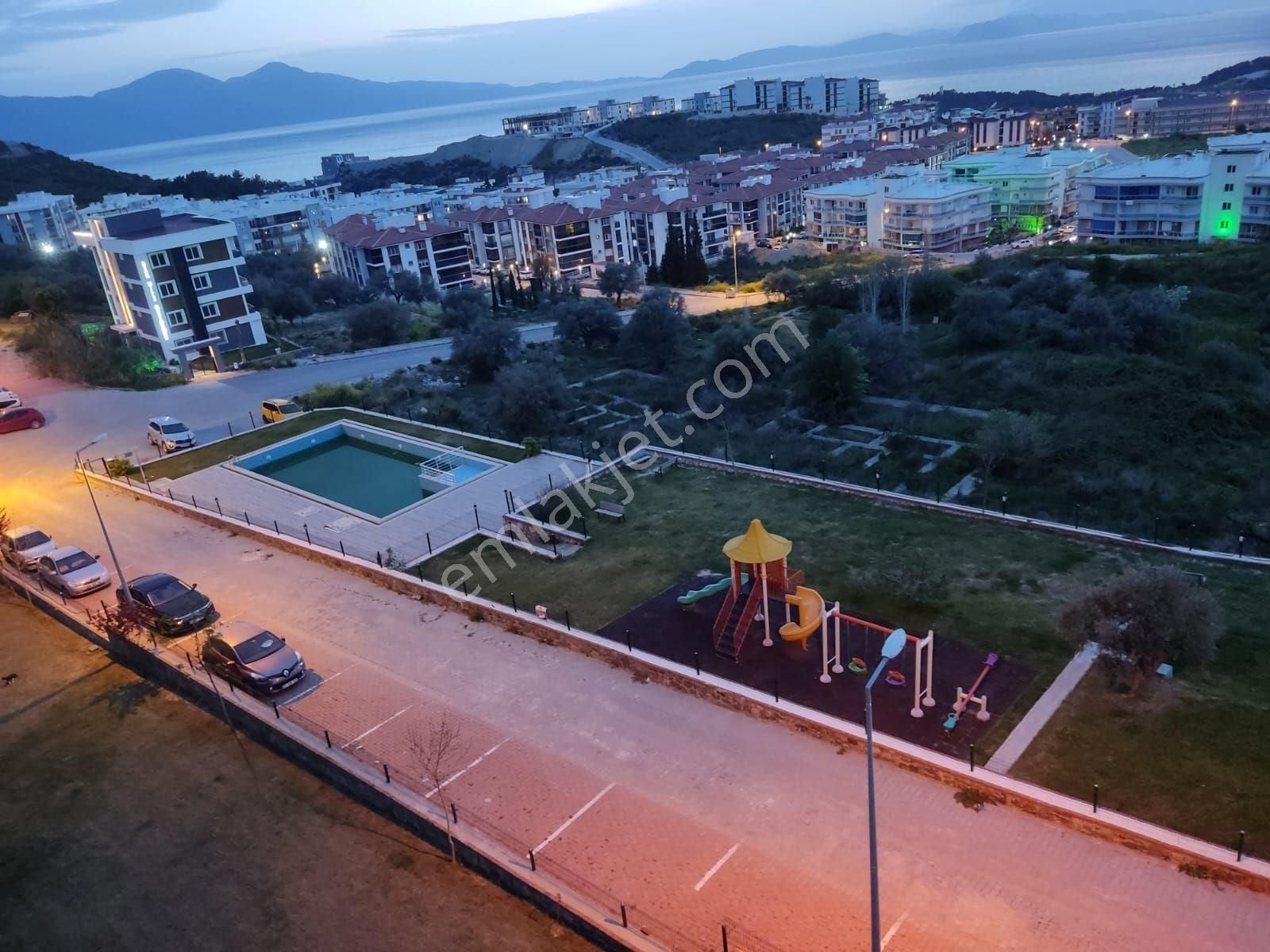 Kuşadası Değirmendere Satılık Daire Panoramik Manzaralı Geniş 3+1 Satılık Daire