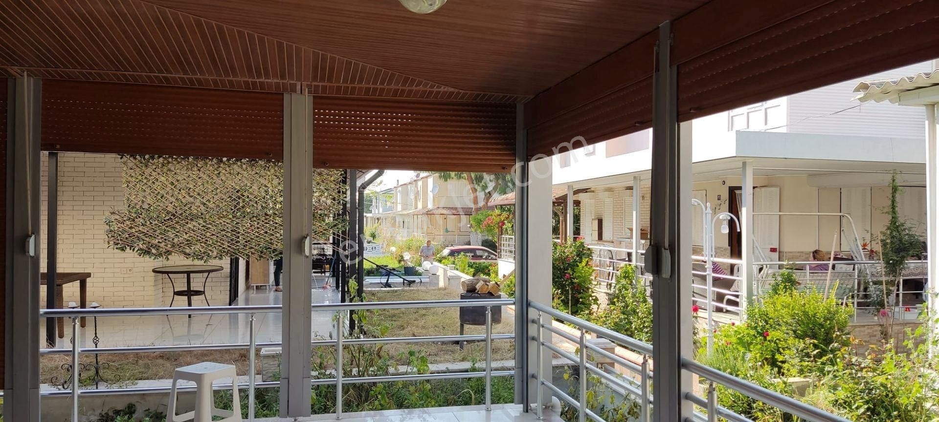 Kuşadası Kadıkalesi Satılık Villa Kuşadası Sahil Sitelerın de Denize 300m, 2+1, Masrafsız Satılık