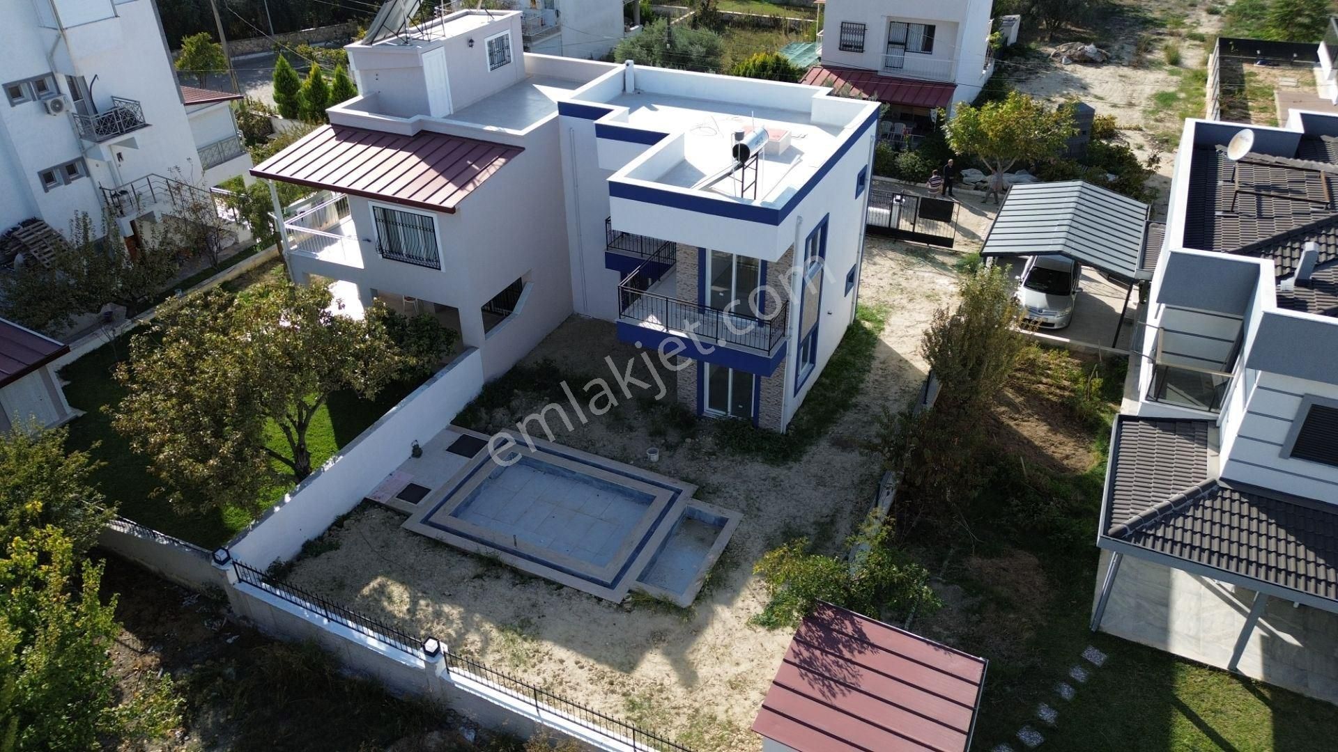 Kuşadası Soğucak Satılık Villa Kuşadasın da Hem Denize yakın Hem özel Havuzlu SATILIK sıfır Villa