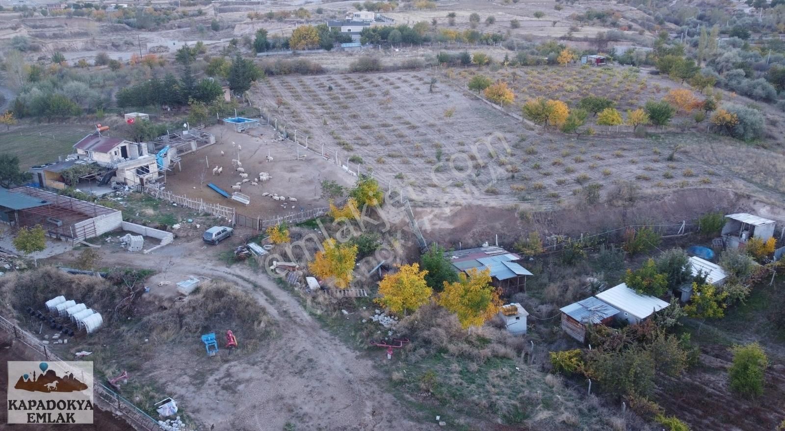 Nevşehir Merkez Uçhisar Bld. (Yukarı) Satılık Tarla KAPADOKYA EMLAK'DAN BAĞ EVİ YAPIMINA UYGUN RESMİ YOLU OLAN BAHÇE