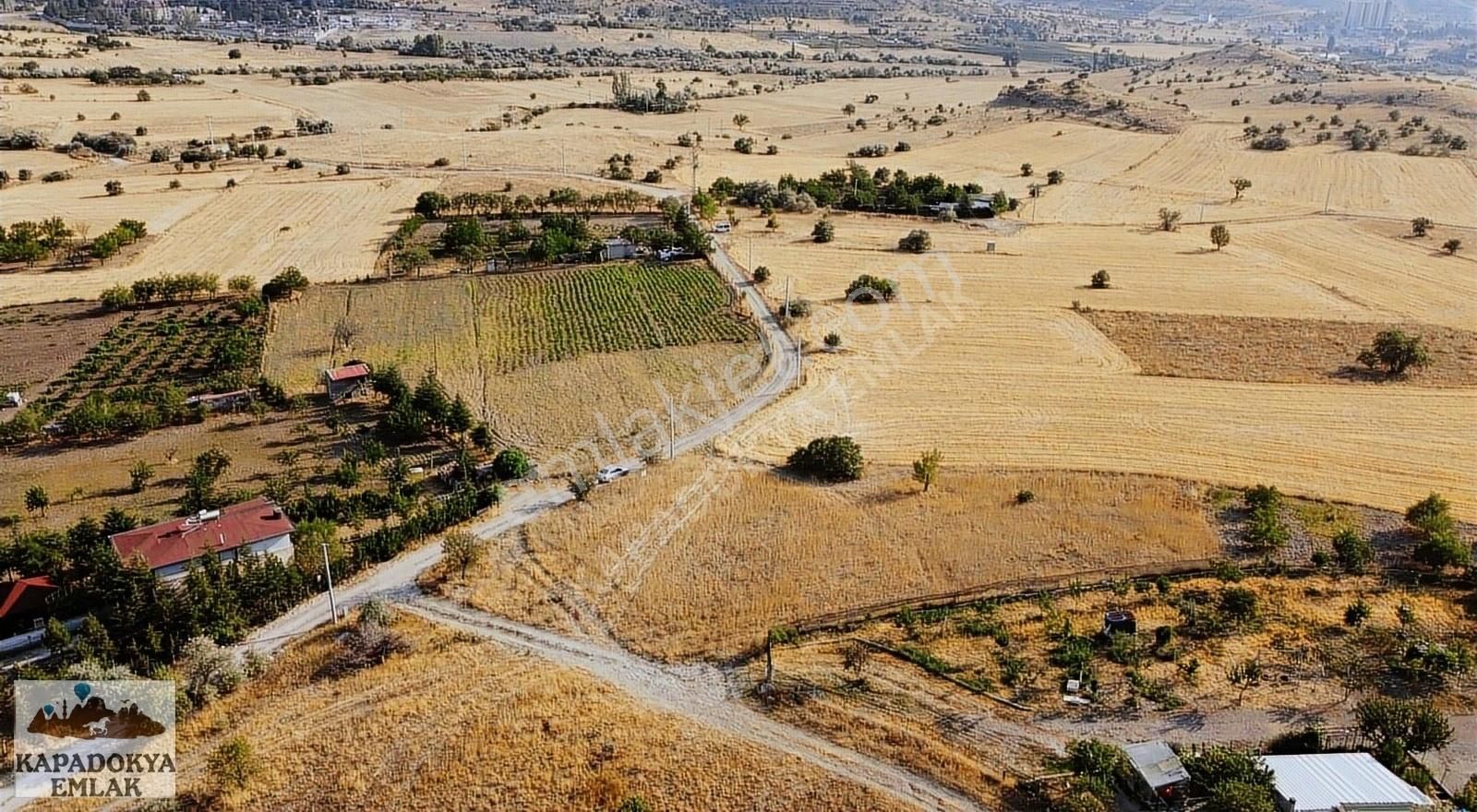 Nevşehir Merkez Uçhisar Bld. (Yukarı) Satılık Tarla KAPADOKYA EMLAK'DAN SATILIK TURİZM İMAR PLANI YAKIN BAHÇE