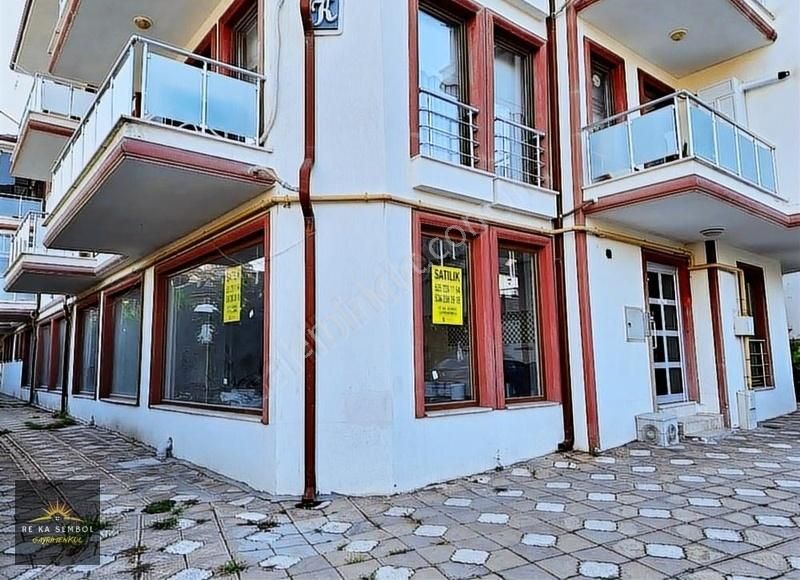 Serdivan İstiklal Satılık Daire Serdivan İstiklal Mahallesinde Satılık 240 M2 Giriş Kat Daire