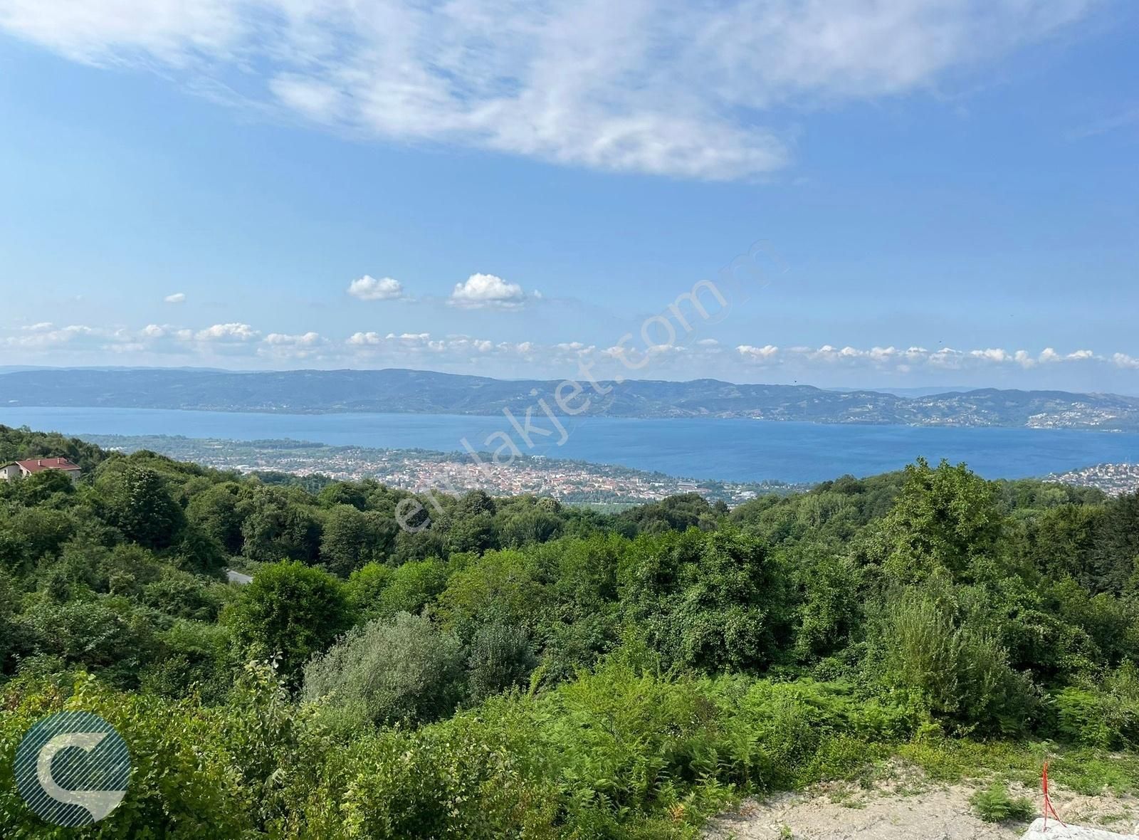 Sapanca Memnuniye Satılık Villa İmarlı Sapanca Memnuniye'de Satılık Panoramik Göl Manzaralı Arsa