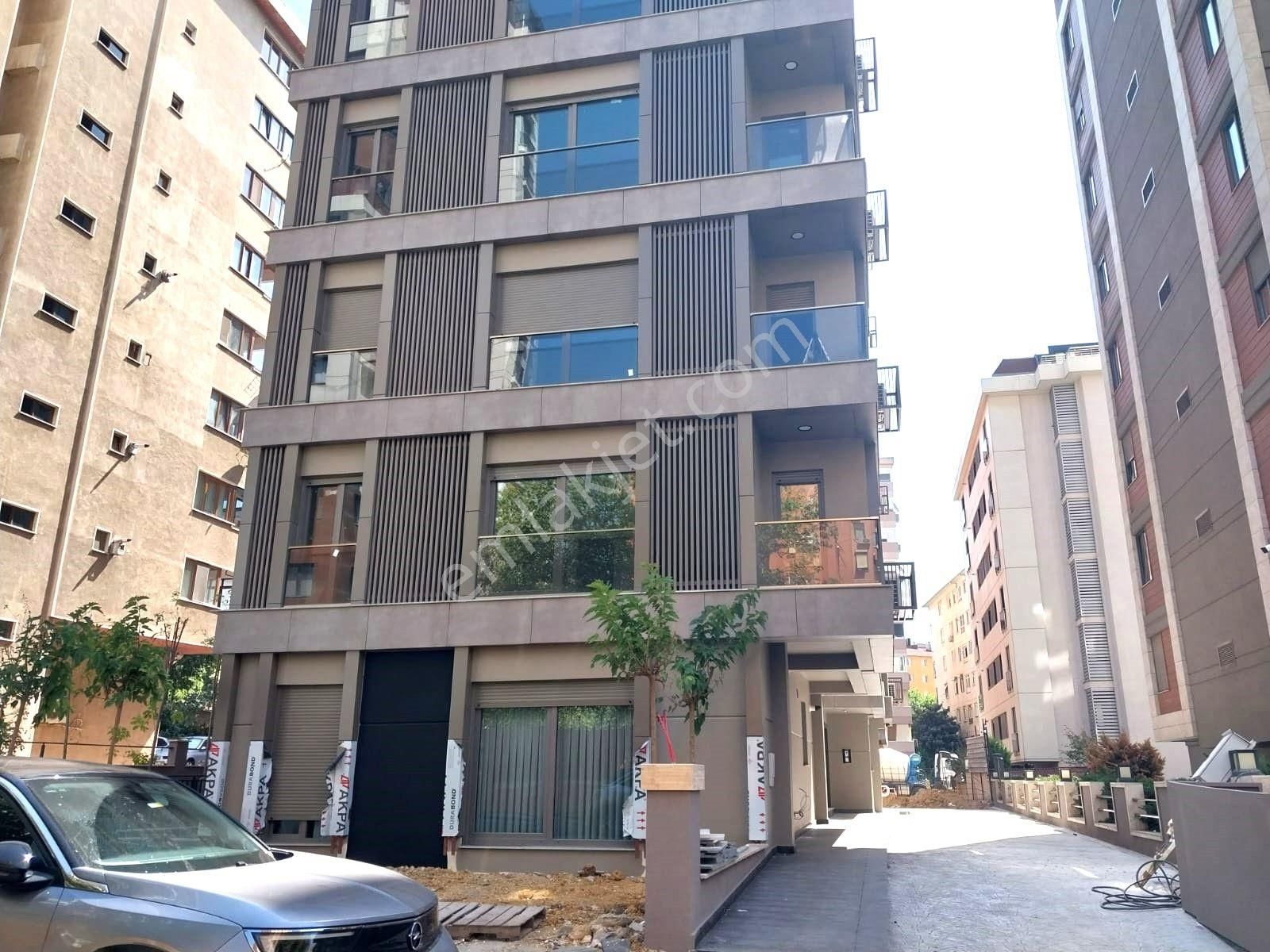 Kadıköy Bostancı Satılık Daire  BOSTANCI'DA LÜKS BİNADA SATILIK BALKONLU ARA KAT SIFIR 3+1