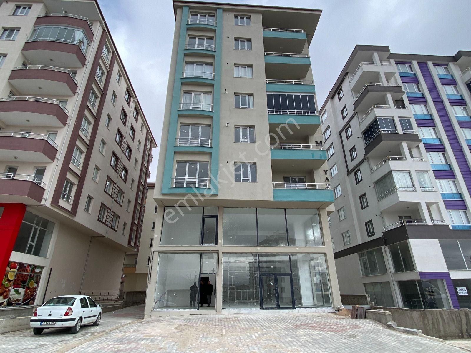 Niğde Merkez İlhanlı Satılık Dükkan & Mağaza  NİĞDE MERKEZ İLHANLI MH.CADDE ÜZERİ ASMAKATLI 340M2SATILIKDÜKKAN