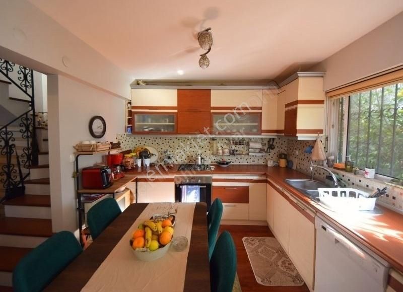 Marmaris Armutalan Satılık Villa MARMARİS CAMİAVLUDA BİTİŞİK NİZAM SATILIK TRİPLEKS VİLLA