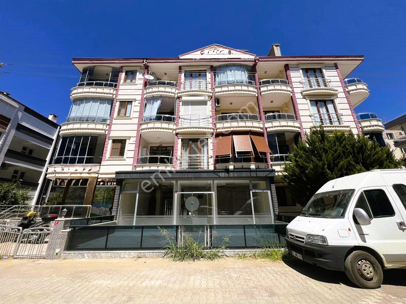 Edremit Altınkum Satılık Daire  🏡🏡ALÇINAR EMLAKTAN ARAKAT ÖNCEPHE AYRI MUTFAK ÇİFT BALKON 2+1 🏡🏡