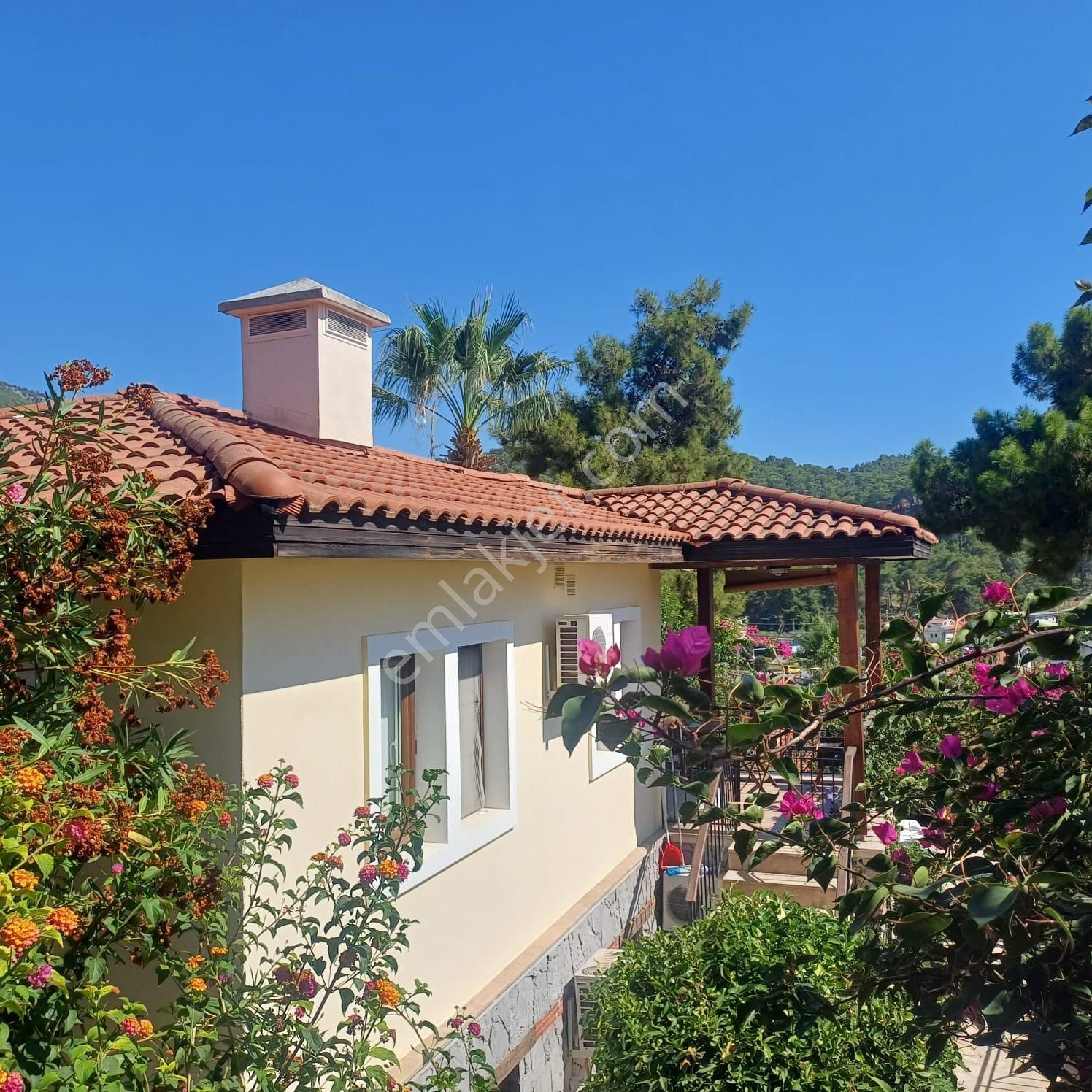 Göcek'te Site İçerisin De 4+1 Satılık Villa - Görsel 4