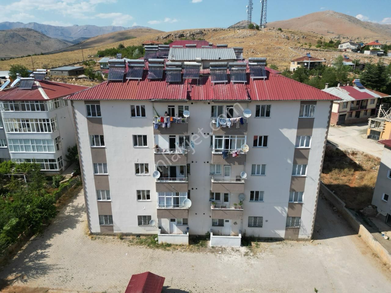 Tufanbeyli Cumhuriyet Satılık Daire OKULLLARA HASTANEYE HÜKÜMET KONAĞINA ÇOK YAKIN KONUMDA HASARSIZ SATILIK FIRSAT DAİRE 