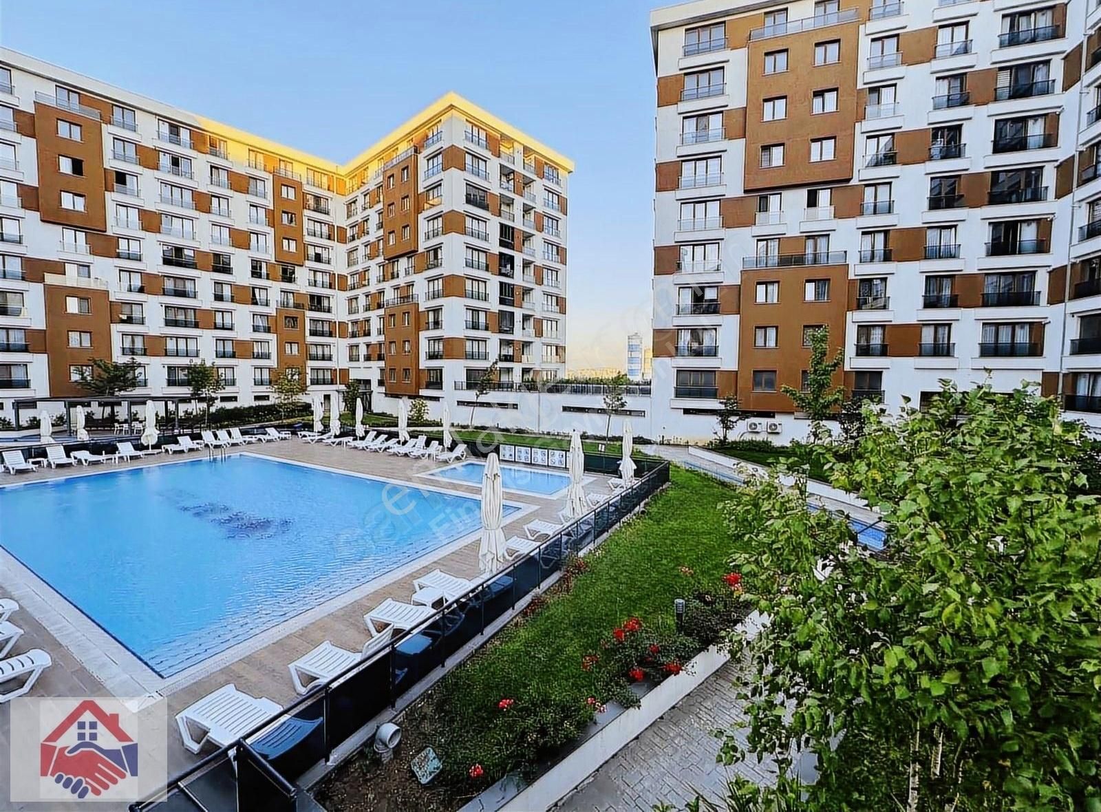 Pendik Güllü Bağlar Satılık Daire PENDİK EDONİA GARDEN SİTESİ MANZARALI EŞYALI 2+1 SATILIK DAİRE