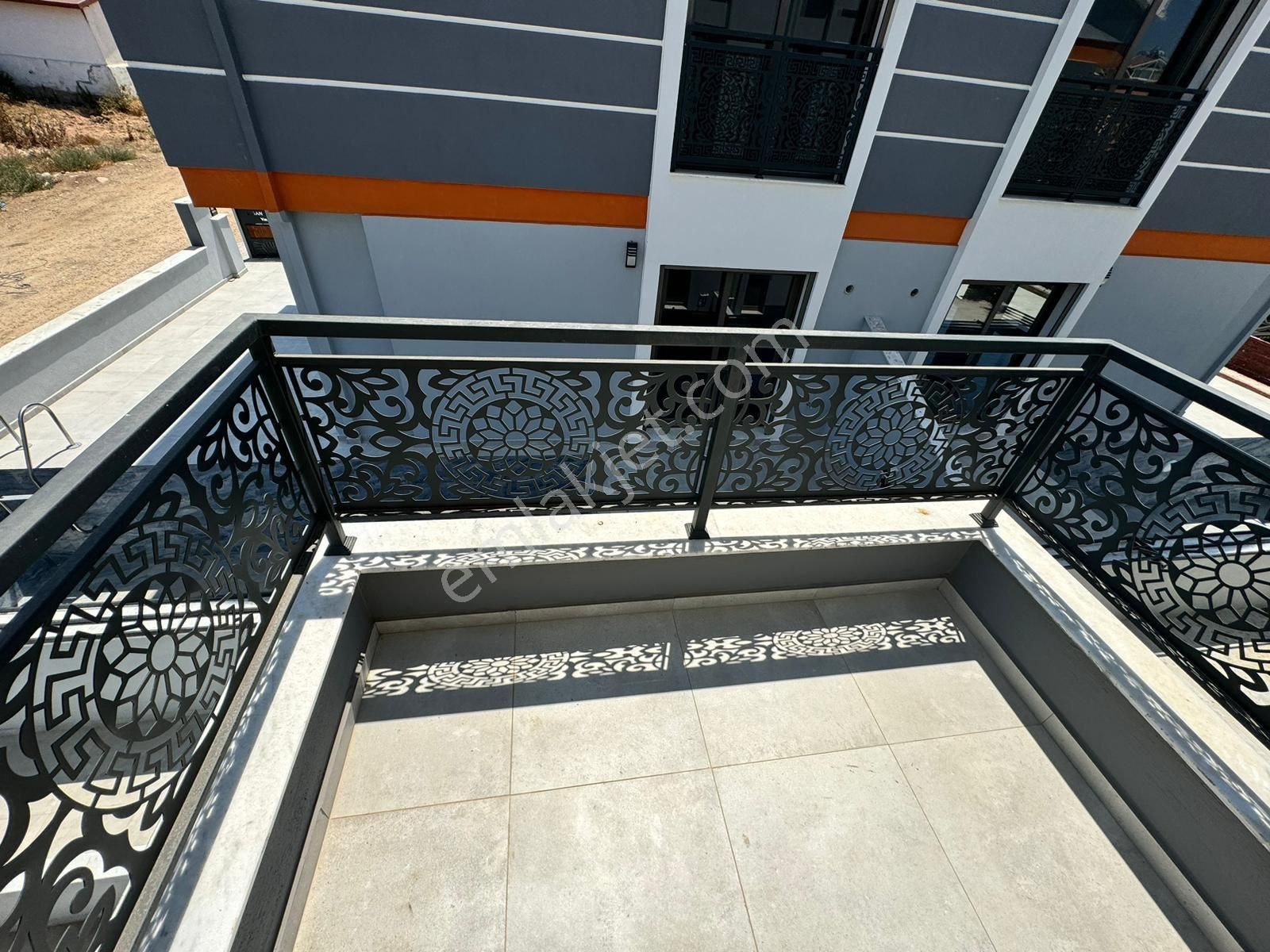 İsa Mahallesi’nde Havuzlu 4 + 1 Villa - Görsel 20