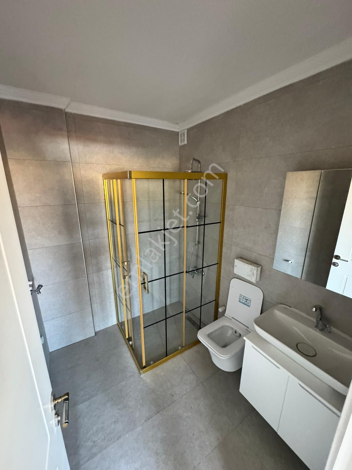 İsa Mahallesi’nde Havuzlu 4 + 1 Villa - Görsel 19