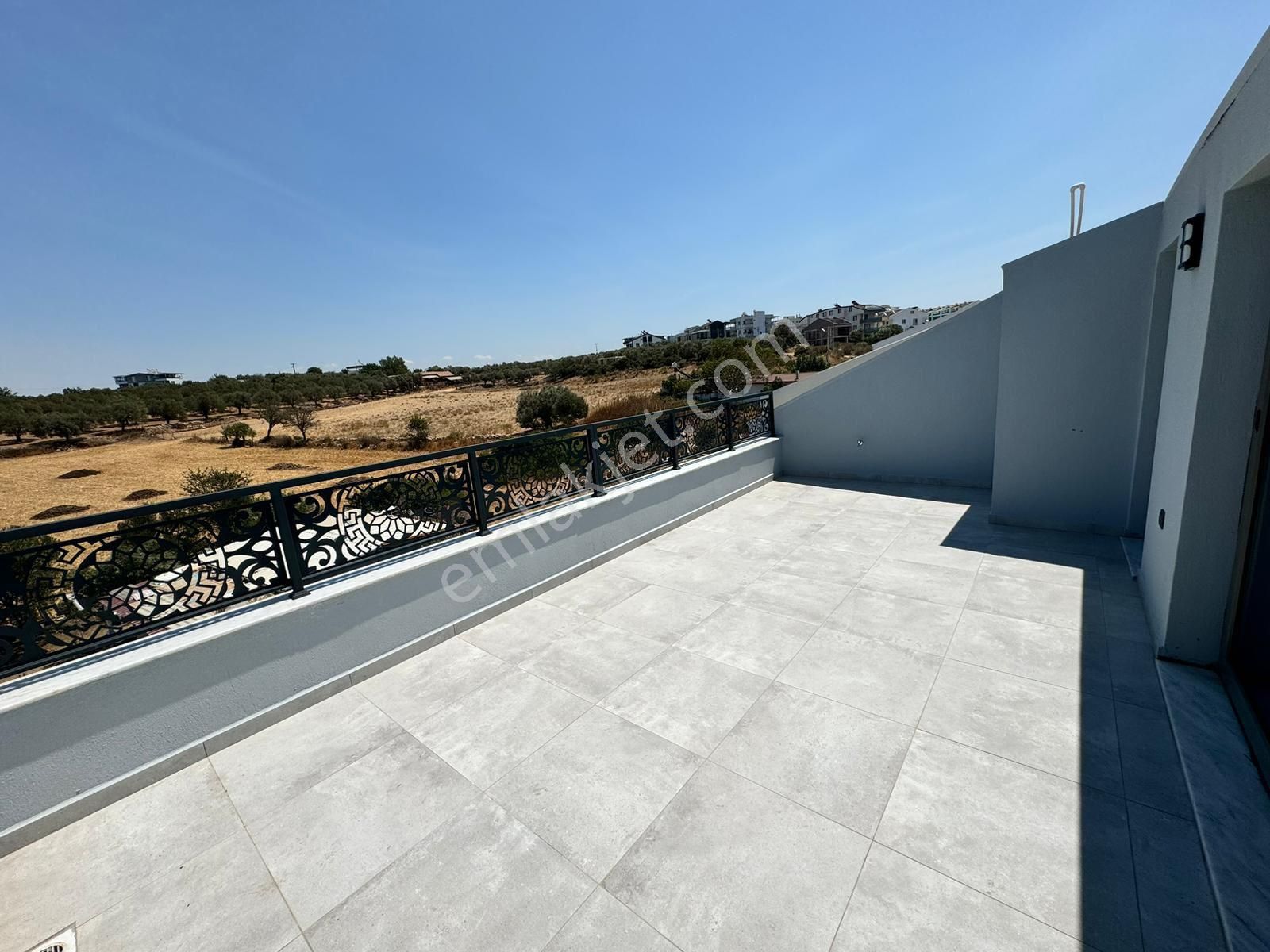 İsa Mahallesi’nde Havuzlu 4 + 1 Villa - Görsel 25