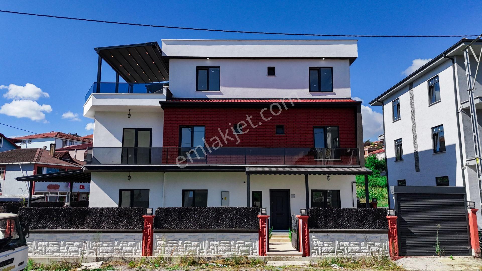 Karasu Yalı Satılık Villa KARASU BÖLGESİNİN EN GENİŞ EN DONANIMLI VİLLASI İŞTE 3 KATLI 