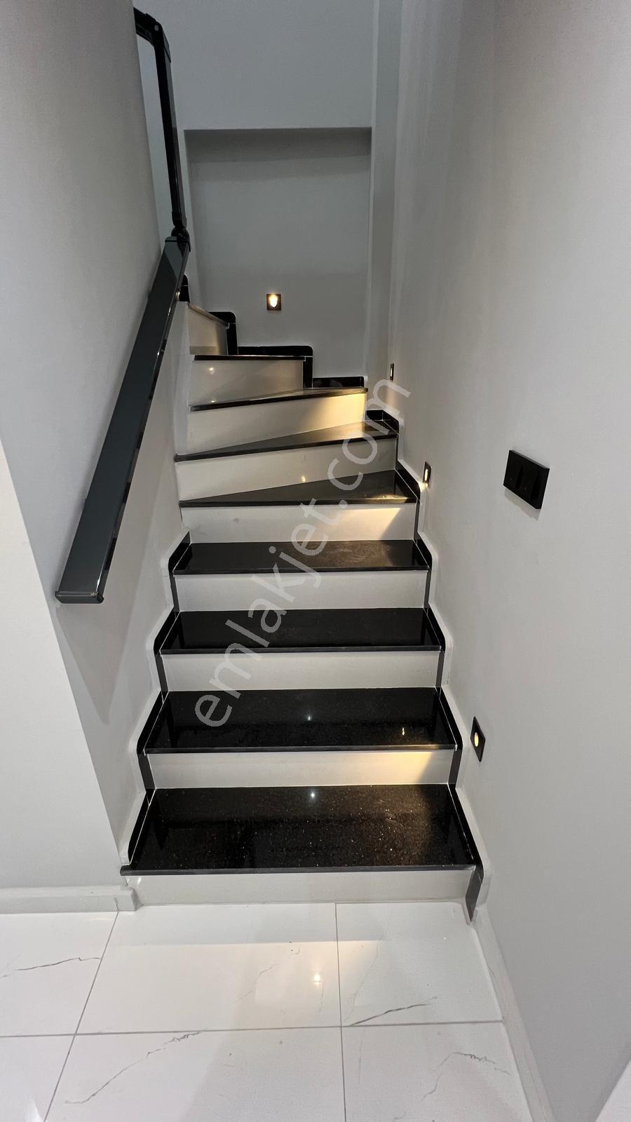 Didim Hisar Mahallesinde Satılık 3+1 Ayrı Mutfaklı Bahçeli Villa - Görsel 17