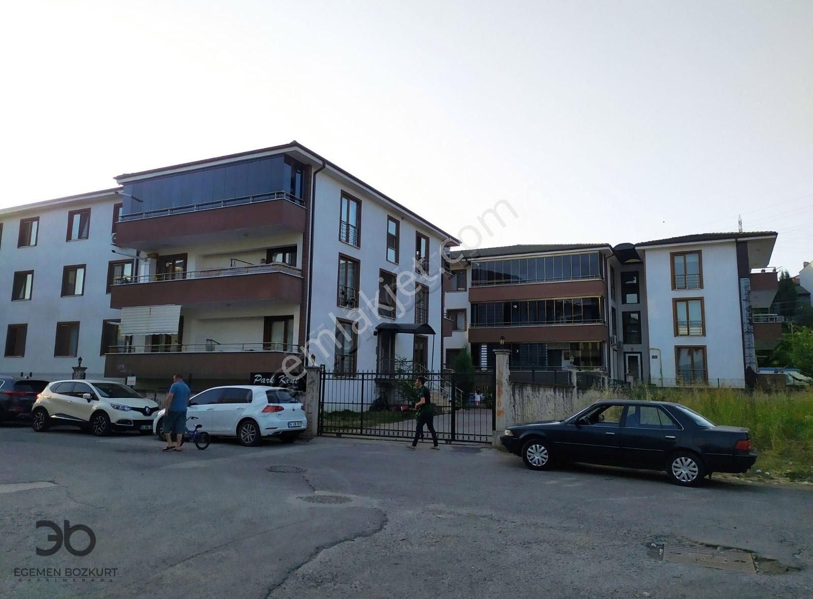 Erenler Yeşiltepe Satılık Daire EGEMEN BOZKURT'TAN ERENLERDE GENİŞ 109M2 SATILIK 2+1 DAİRE