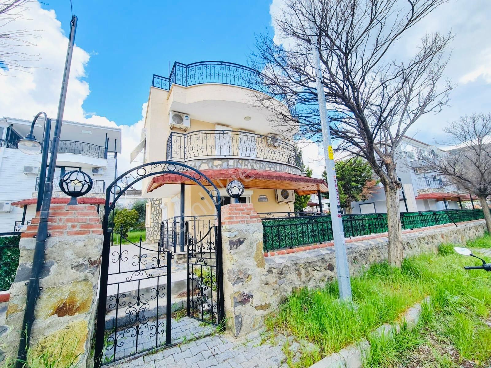 Didim Akbük Satılık Villa Denize 150 mt Merkezi konum 3+1 eşyalı tam müstakil