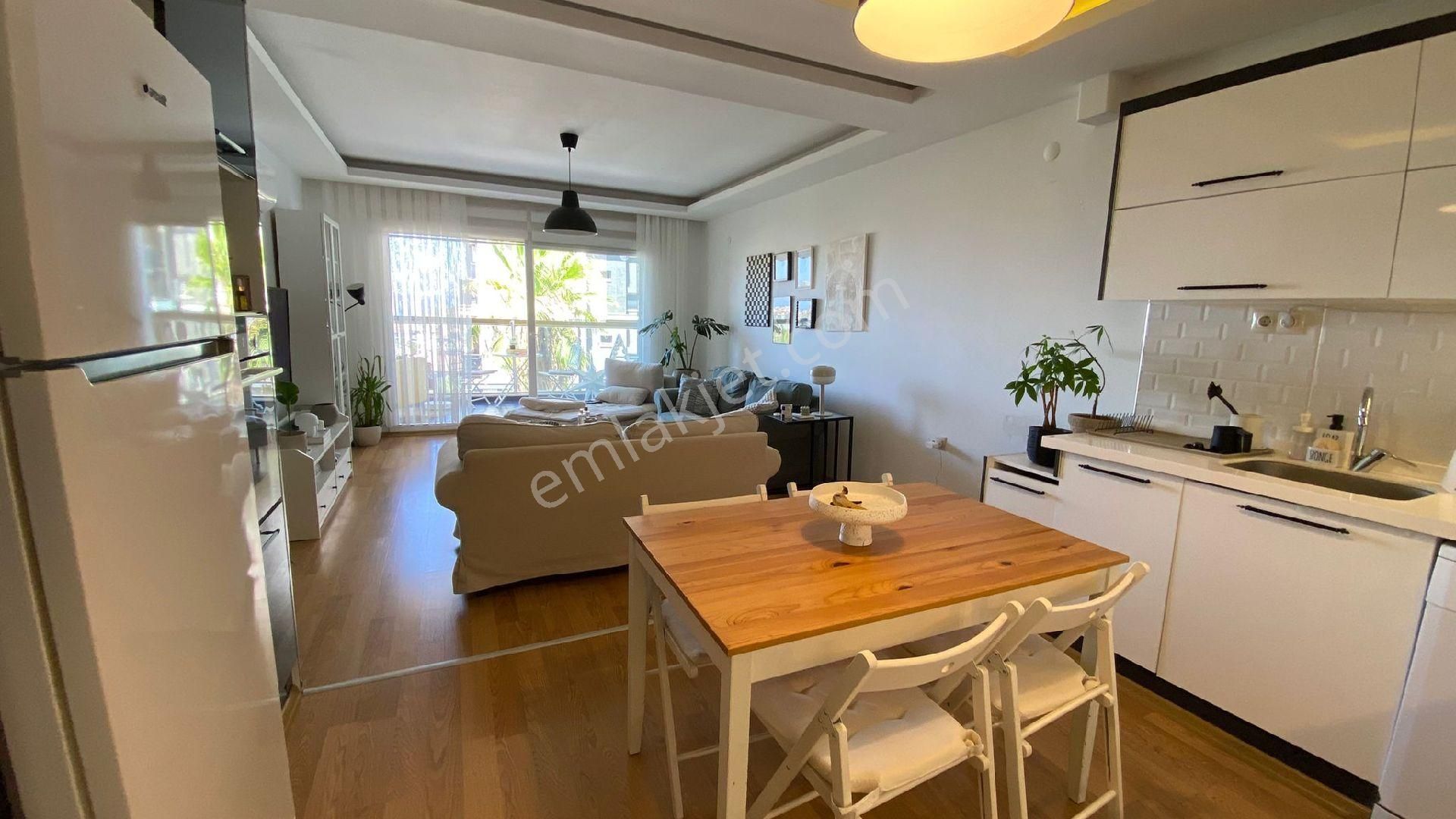 Kuşadası'nda Deniz Manzaralı 2+1 110m² Arakat Dogazgazlı Daire - Görsel 20