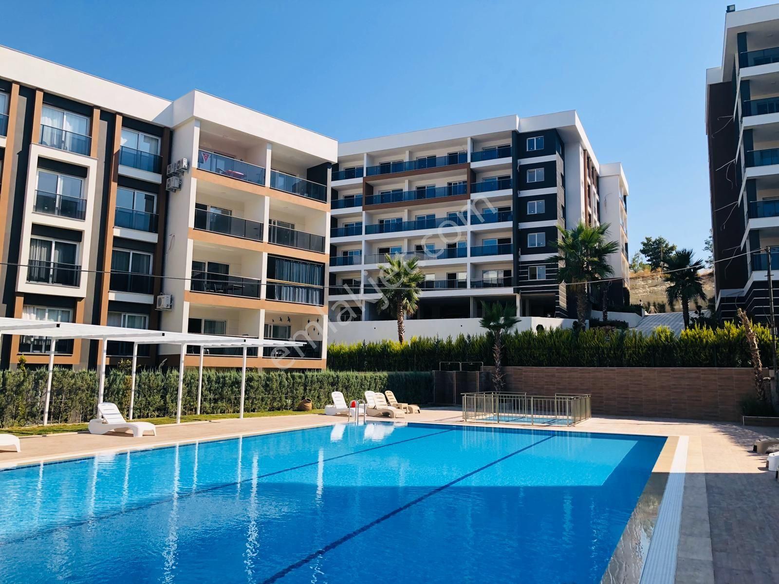 Kuşadası'nda Deniz Manzaralı 2+1 110m² Arakat Dogazgazlı Daire - Görsel 3