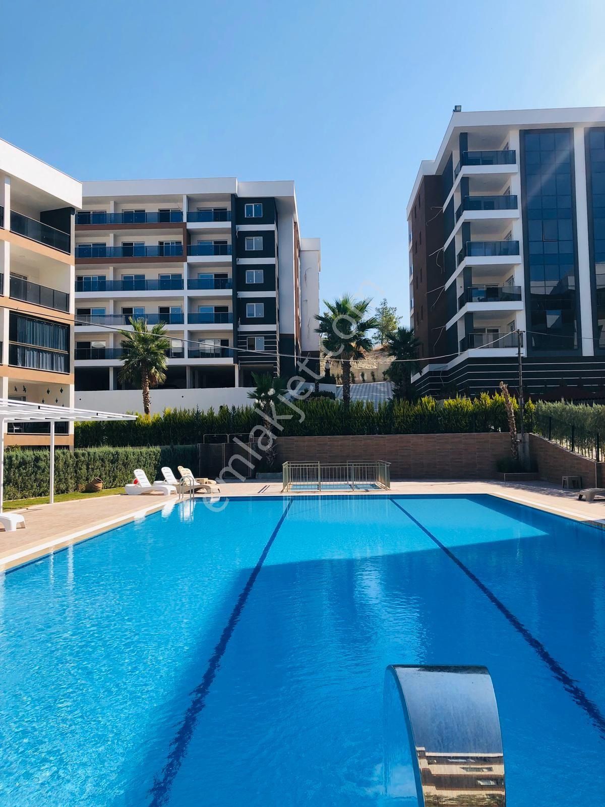 Kuşadası'nda Deniz Manzaralı 2+1 110m² Arakat Dogazgazlı Daire - Görsel 9