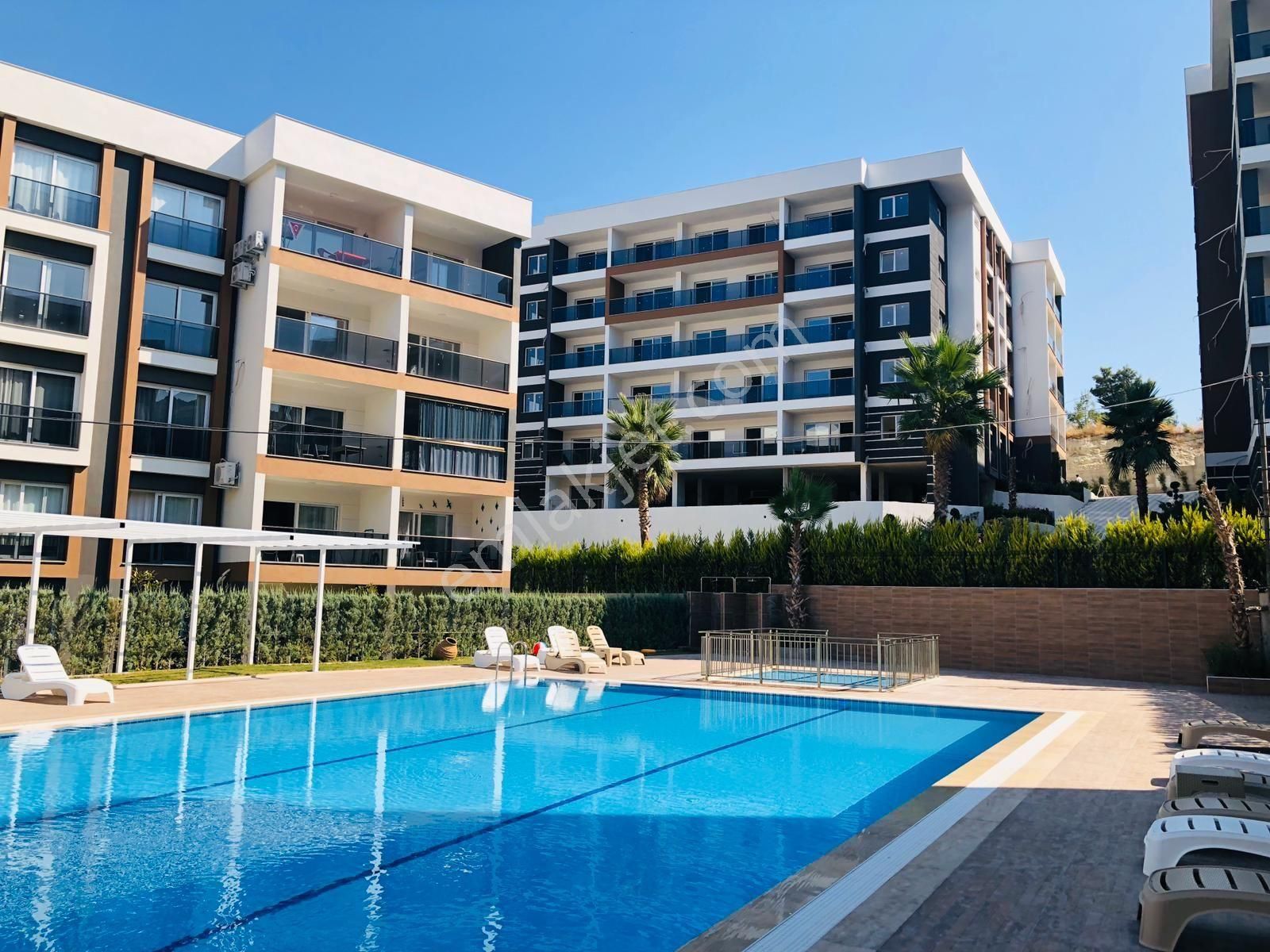 Kuşadası'nda Deniz Manzaralı 2+1 110m² Arakat Dogazgazlı Daire - Görsel 10