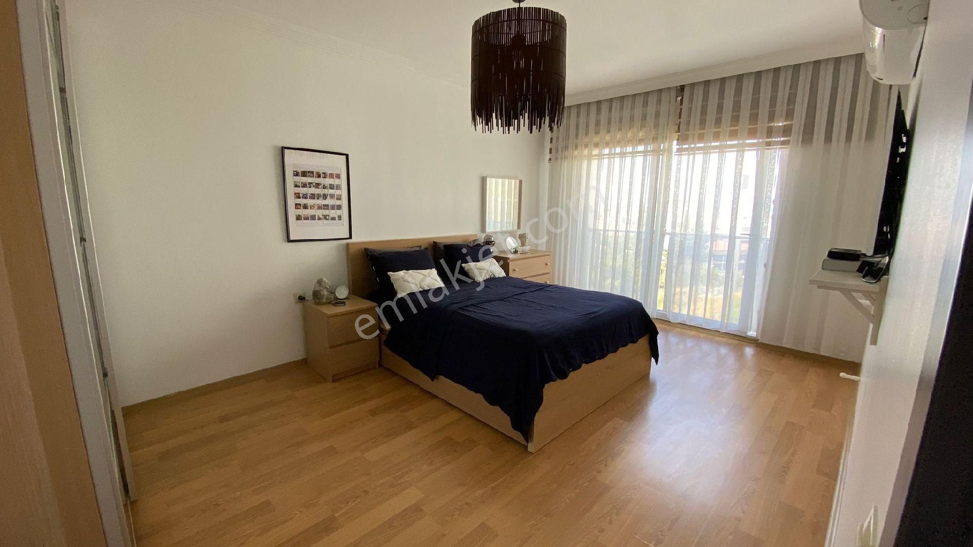 Kuşadası'nda Deniz Manzaralı 2+1 110m² Arakat Dogazgazlı Daire - Görsel 30