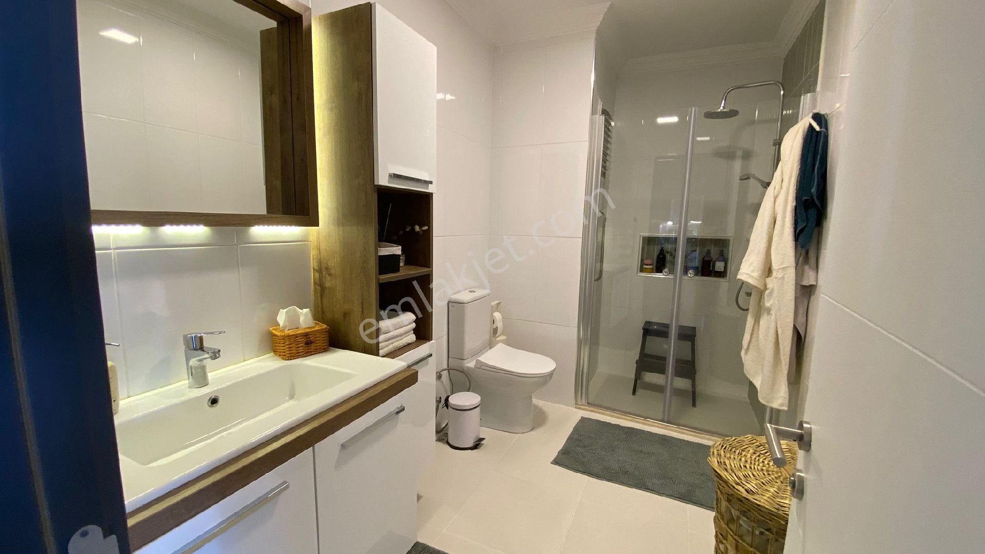 Kuşadası'nda Deniz Manzaralı 2+1 110m² Arakat Dogazgazlı Daire - Görsel 24