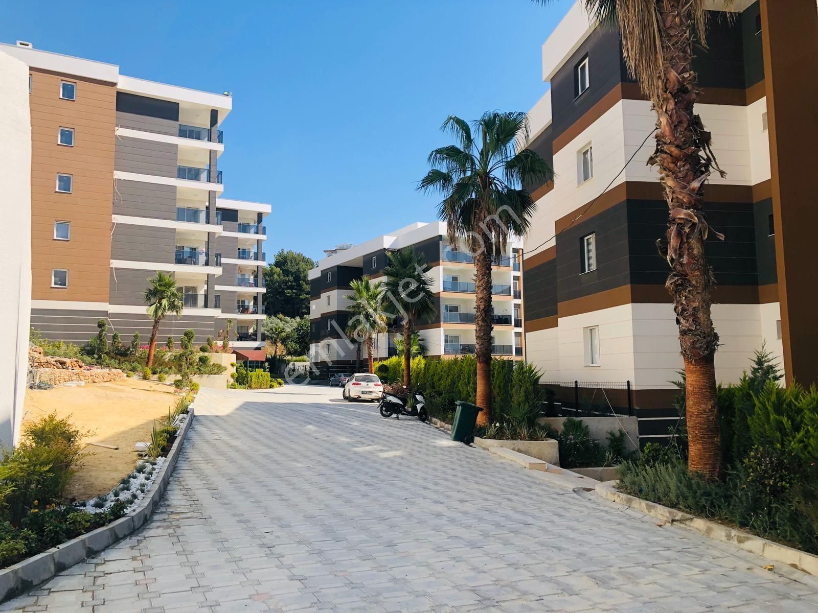 Kuşadası'nda Deniz Manzaralı 2+1 110m² Arakat Dogazgazlı Daire - Görsel 8