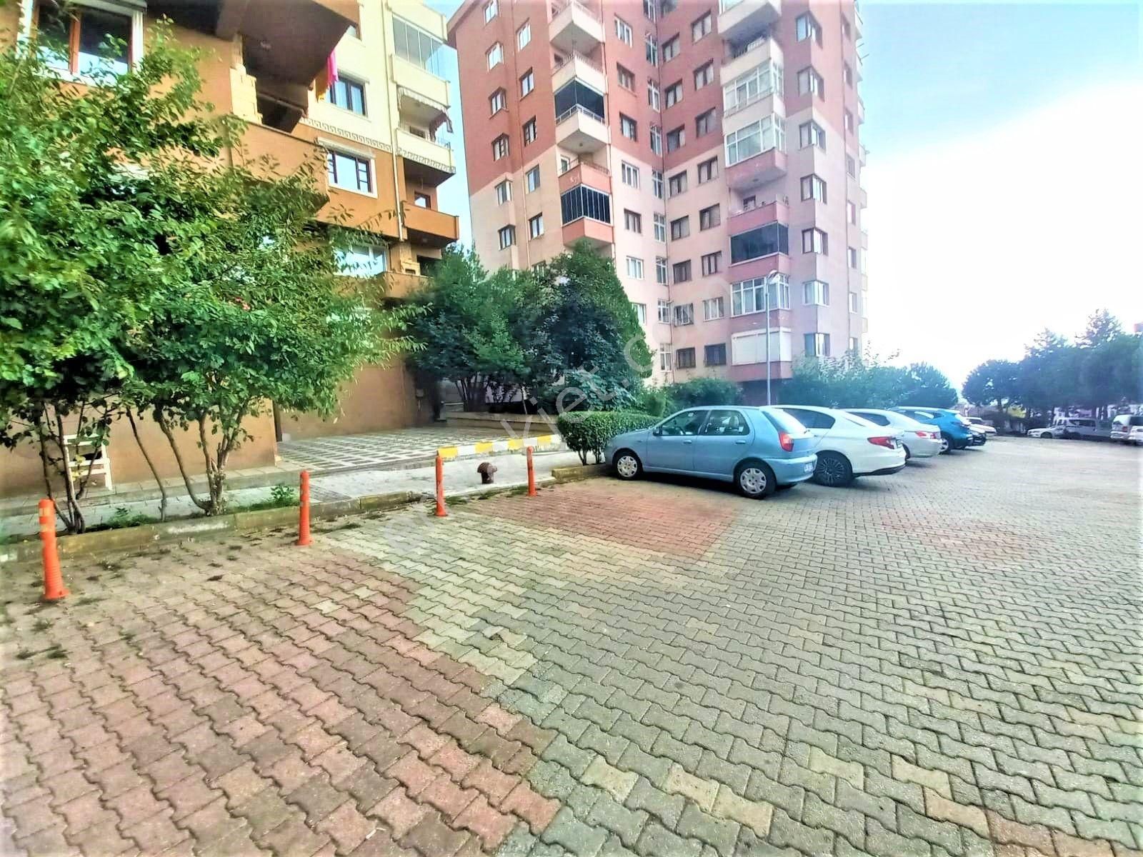 Kartal Hürriyet Satılık Daire  KARTAL YAKACIKDA SİTE İÇERİSİNDE SATILIK DENİZ MANZARALI 3+1 140 M2 DAİRE