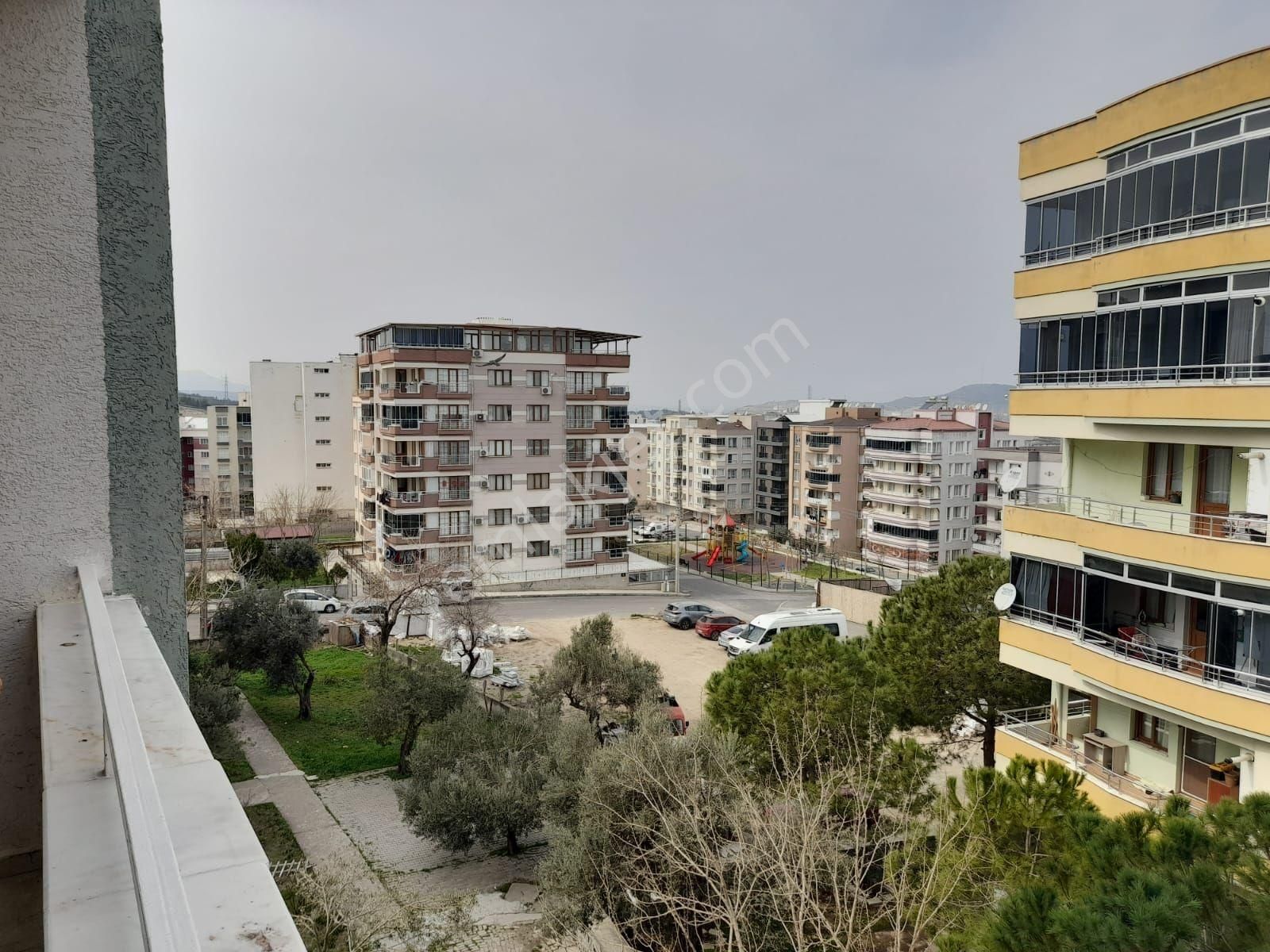 Aliağa Yeni Satılık Daire Beyaz Emlaktan Devlet Hastanesi civarı 3+1 satılık daire