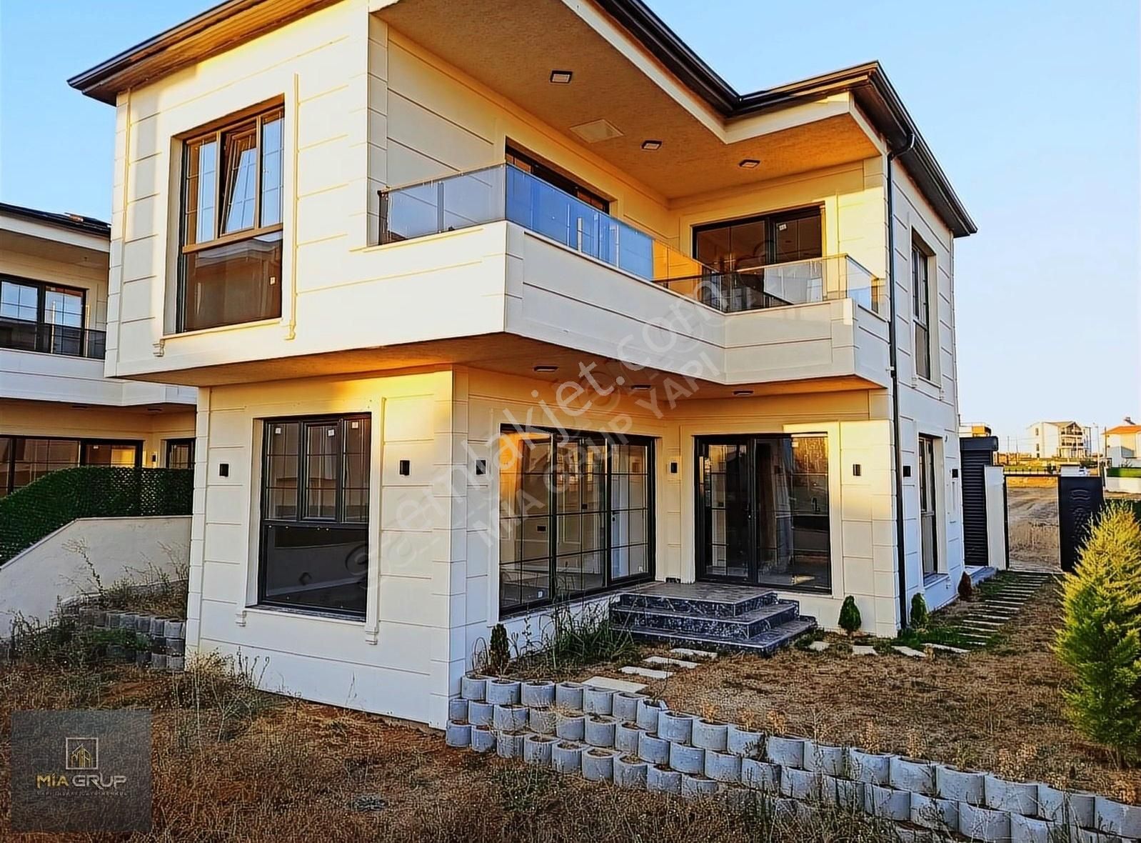 Marmaraereğlisi Yeniçiftlik Satılık Villa Müstakil 4 + 1 Villa