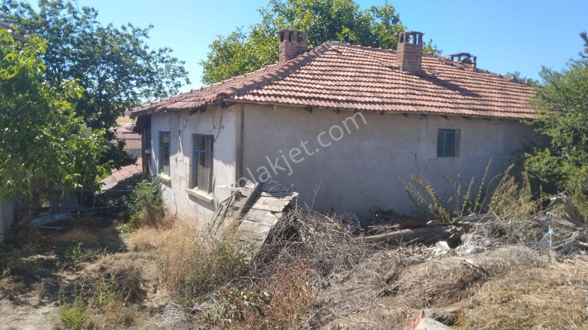 Bozüyük Eceköy Köyü Satılık Köy Evi  BİLECİK BOZÜYÜK ECEKÖY,DE SATILIK KÖY EVİ 