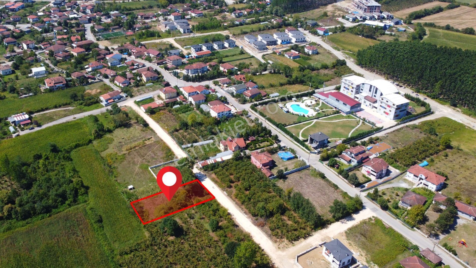 Düzce Merkez Yahyalar Satılık Konut İmarlı  YAHYALAR MH. NESİBE A. YILDIZLAR OKULUNA KOMŞU 1.187 M2 ARSA