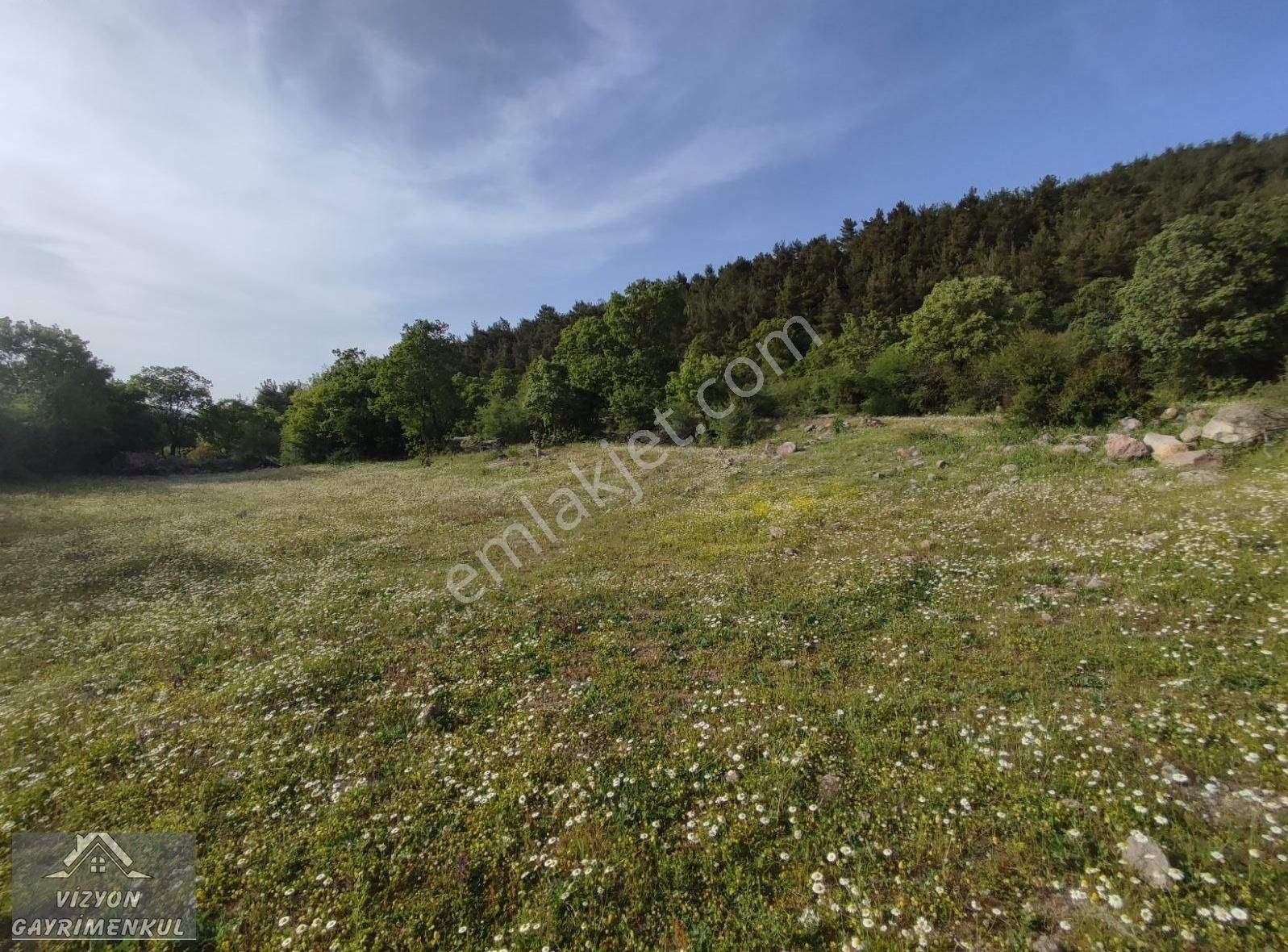 Yunusemre Sakallı Satılık Tarla Satılık Yatırımlık Tarla Manisa Sakallı Köyünde 6400 m2