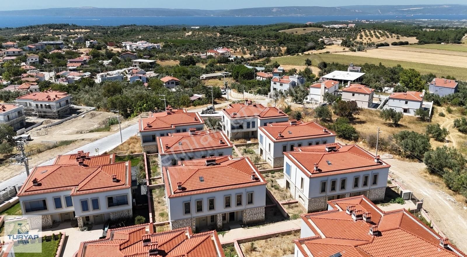 Çanakkale Merkez Çınarlı Köyü Satılık Villa Çanakkale Merkez Çınarlı'da Satılık 3+1 Bahçeli Villa