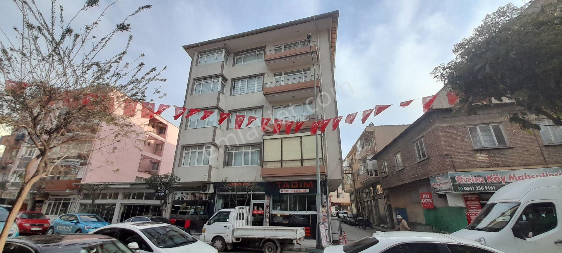 Gemlik Dr. Ziya Kaya Satılık Daire BURSA GEMLİK DE ORHANGAZİ CADDESİ ÜZERİNDE EŞYALI 3+1 KÖŞE DAİRE