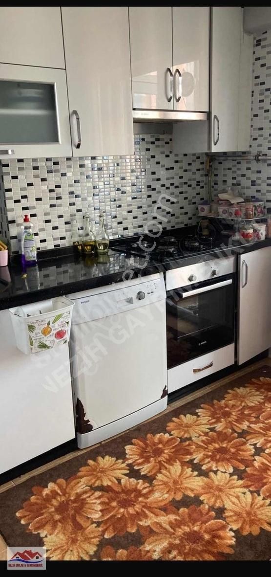 Başakşehir Başakşehir Satılık Daire BAŞAKŞEHİR ONURKENTTE ARA KT 3+1 SATILIK 5.200.000 TL DAİRE..