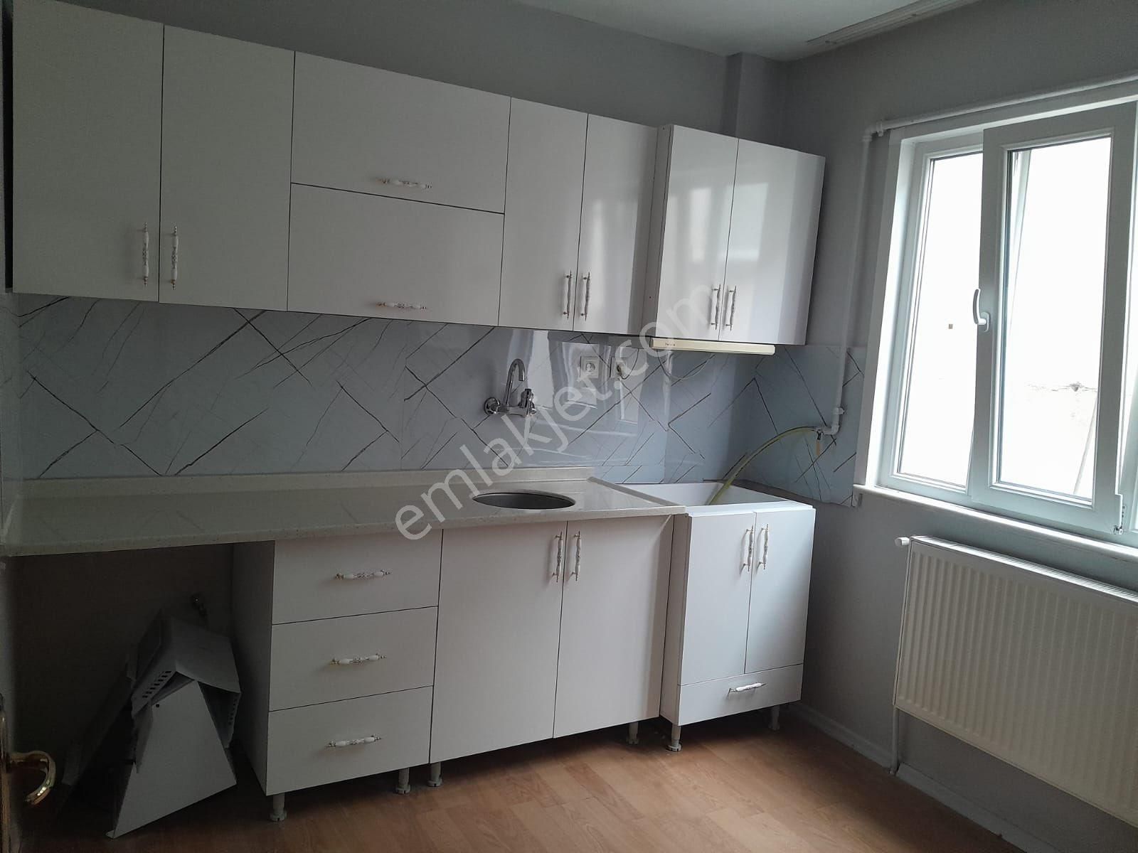 Sultangazi Sultançiftliği Kiralık Daire SULTANÇİFTLİĞİ MAHALLESİNDE 3+1 125 m2 BAHÇE KATI TRAMVAYA 1 DK KİRALIK DAİRE