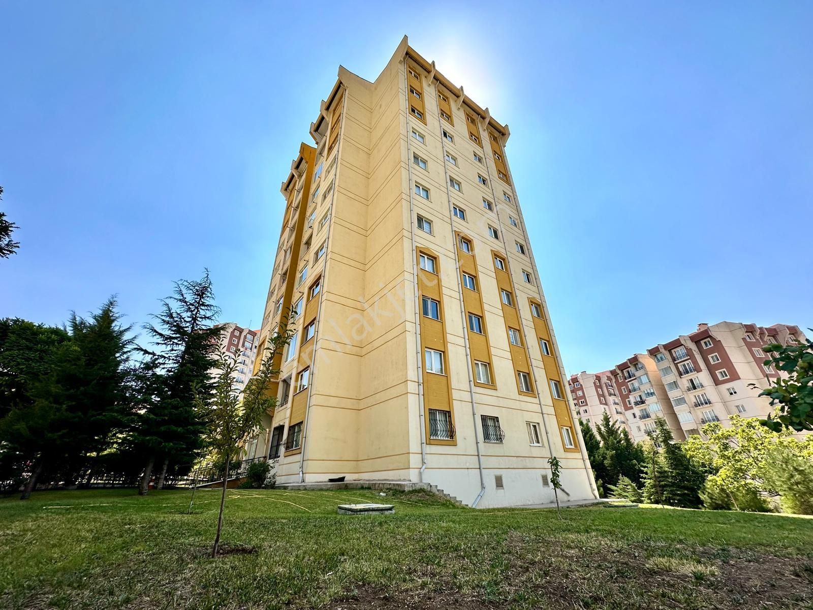 Etimesgut Turkuaz Satılık Daire  REDSTONE CASTLE TOKİ Turkuaz Konutlarında Arakat 2+1 Daire