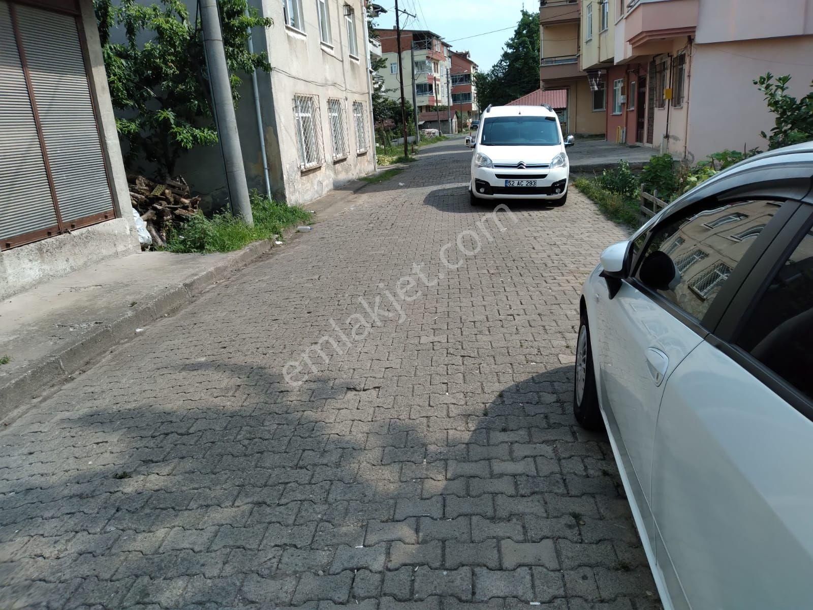 Altınordu Karşıyaka Satılık Daire KARŞIYAKA MAH. 200M2  ARSA ÜZERİNDE  BINA 