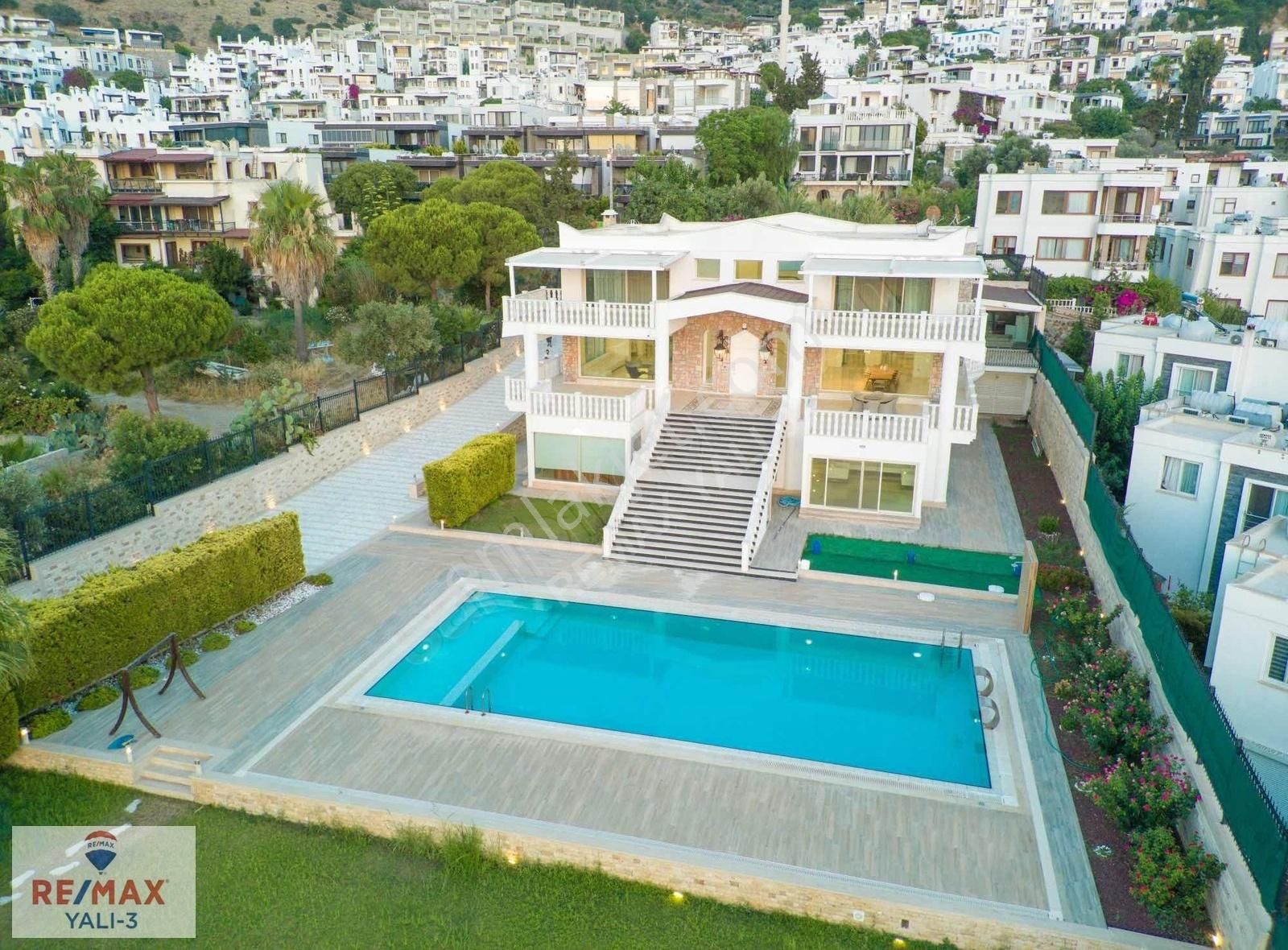 Bodrum Karabağ Satılık Villa RE/MAX YALI'DAN ADALAR MANZARALI MÜSTAKİL MALİKANE