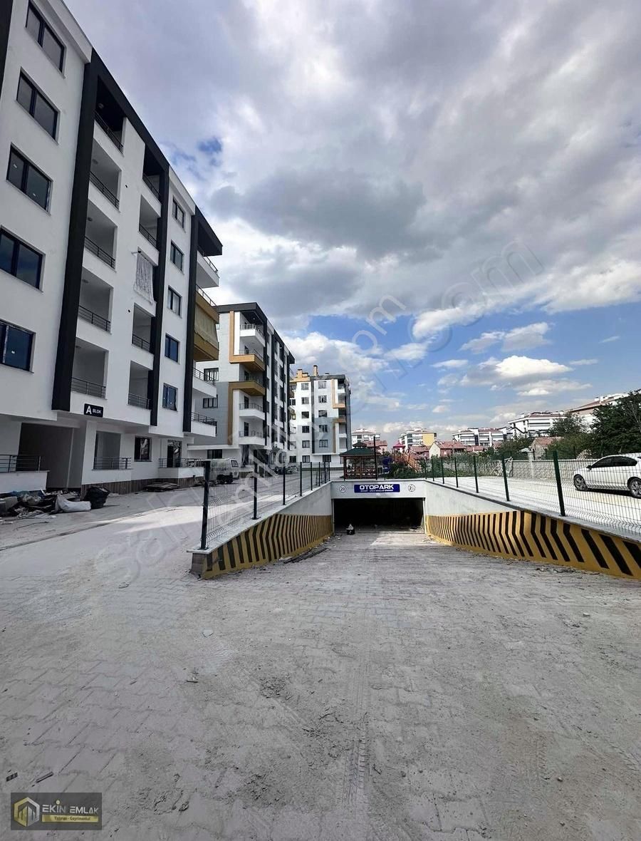 Karatay Mengene Satılık Daire KARATAY MENGENE MAH. SİTEİÇİ SIFIR 3+1 YÜKSEKGİRİŞ SATILIK DAİRE