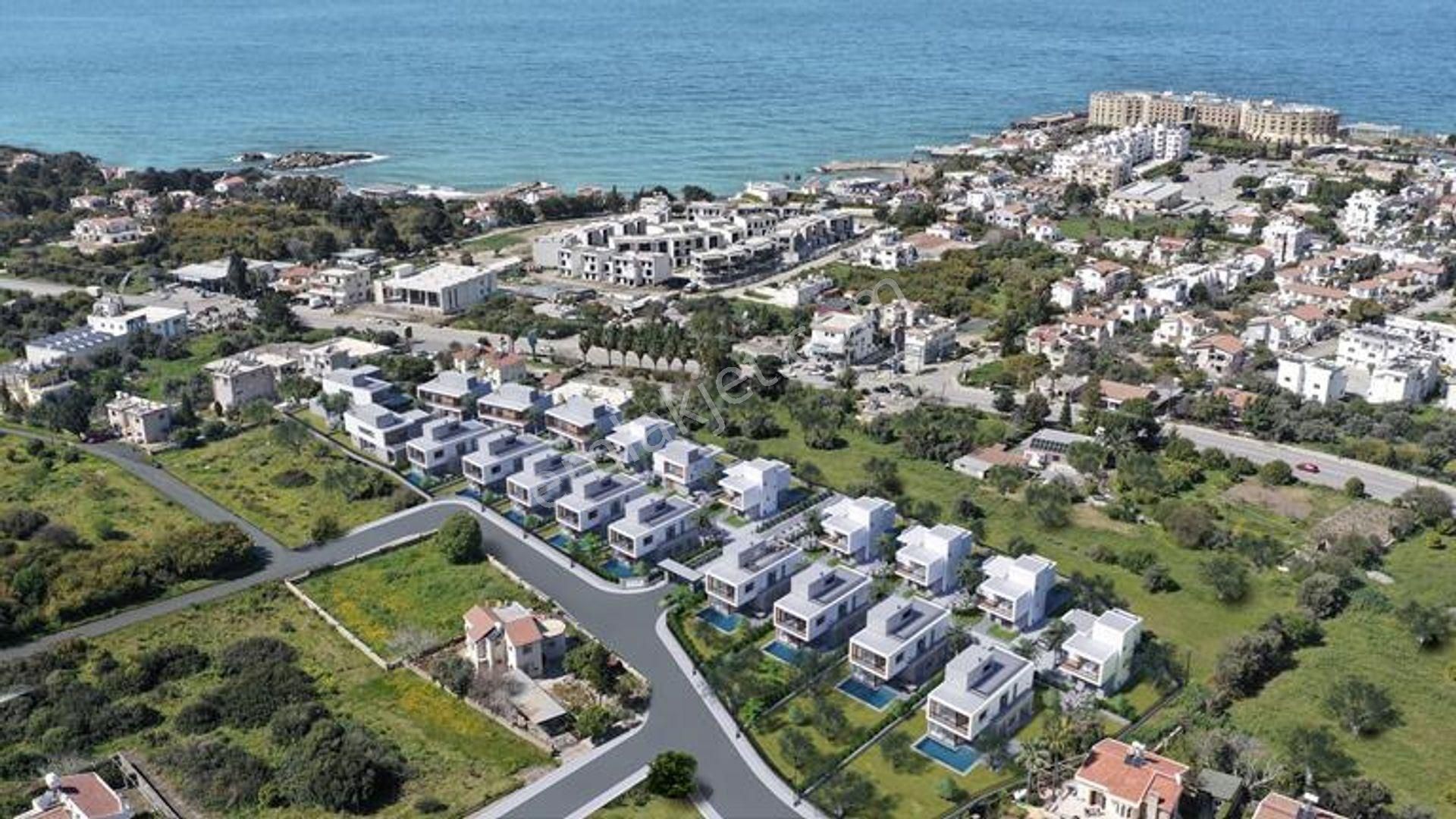 Kıbrıs Girne'de Locus Edremit 4+1 Satılık Villa