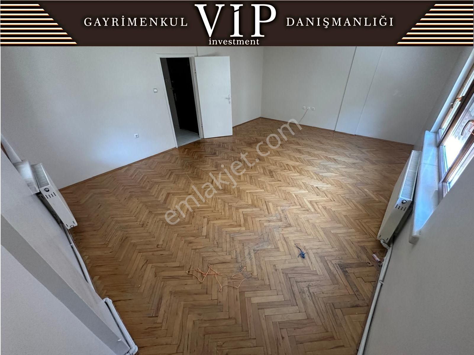 Yenimahalle Yeniçağ Satılık Daire  YENİMAHALLE YENİÇAĞDA HARİKA KONUM ÇİFT BALKON 3+1 BAKIMLI KATTA BOŞ DAİRE