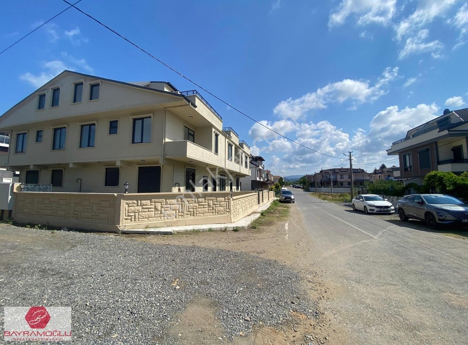 Kocaali Yayla Satılık Villa PLAJ MERKEZE YAKIN GENİŞ OTURUM ALANLI 3+1 KONSEPT VİLLA