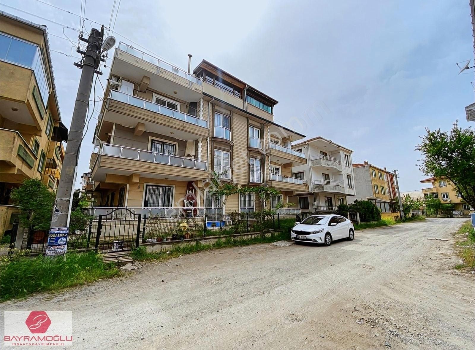 Karasu Yalı Satılık Daire PLAJ MERKEZDE DENİZ MANZARALI 2+1 KOMBİ PETEKLİ ARA KAT DAİRE