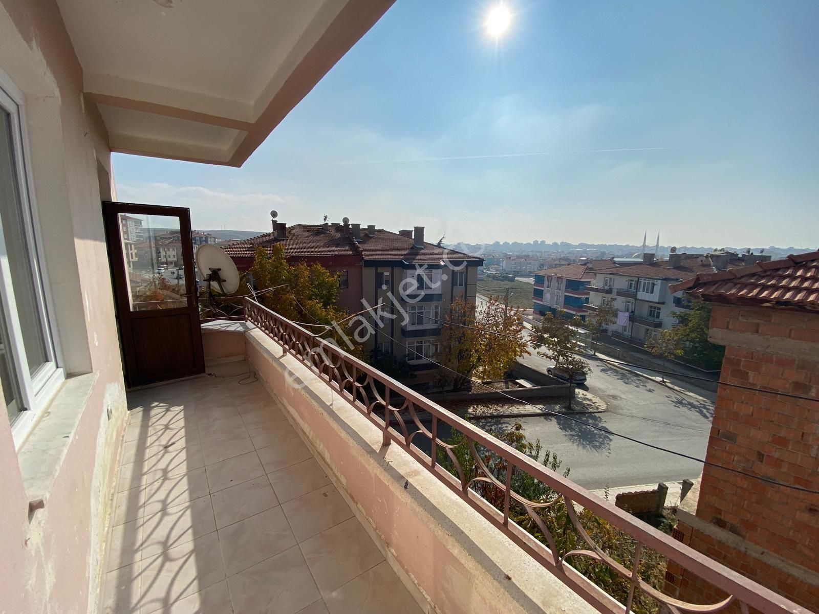 Çorum Merkez Ulukavak Satılık Daire  ÇORUM MERKEZ KAFKAS EVLERDE ARA KAT 3+1 135 M2 SATILIK DAİRE