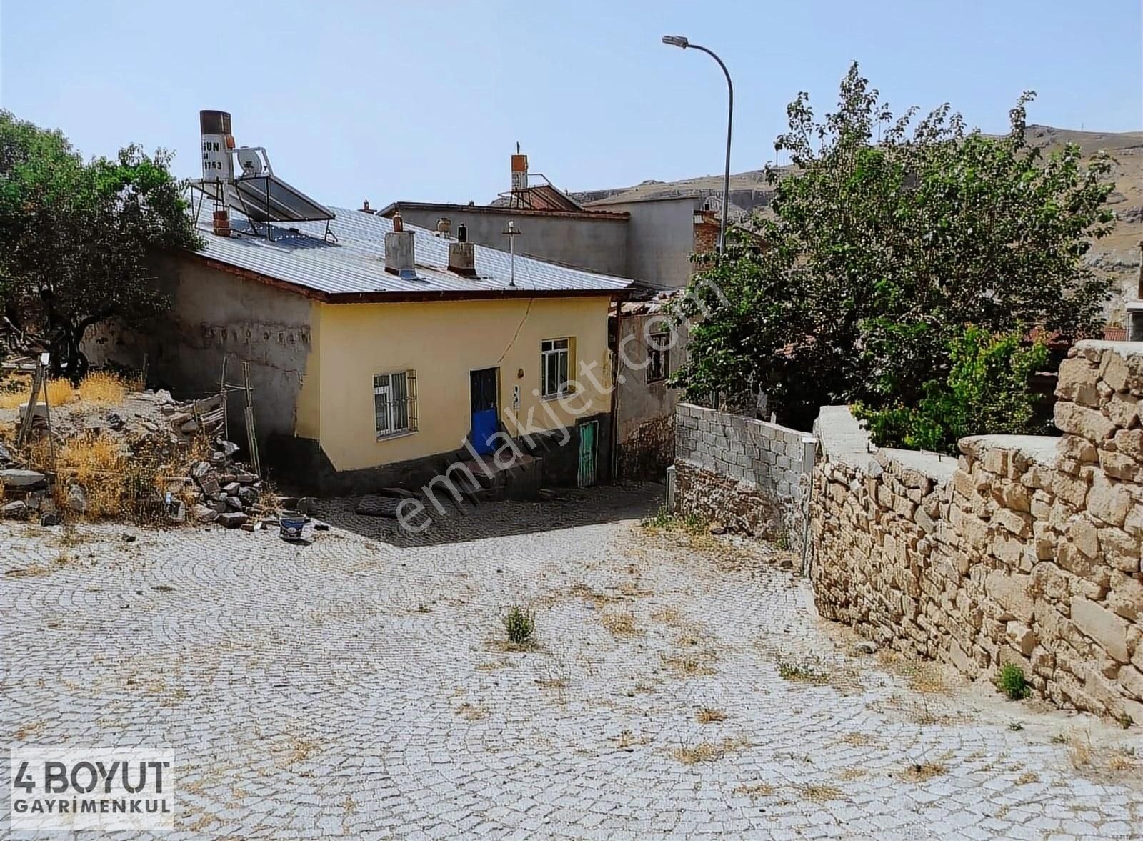 Selçuklu Sille Satılık Konut İmarlı Sille Subaşı Eski Yerleşimde Satılık Arsa