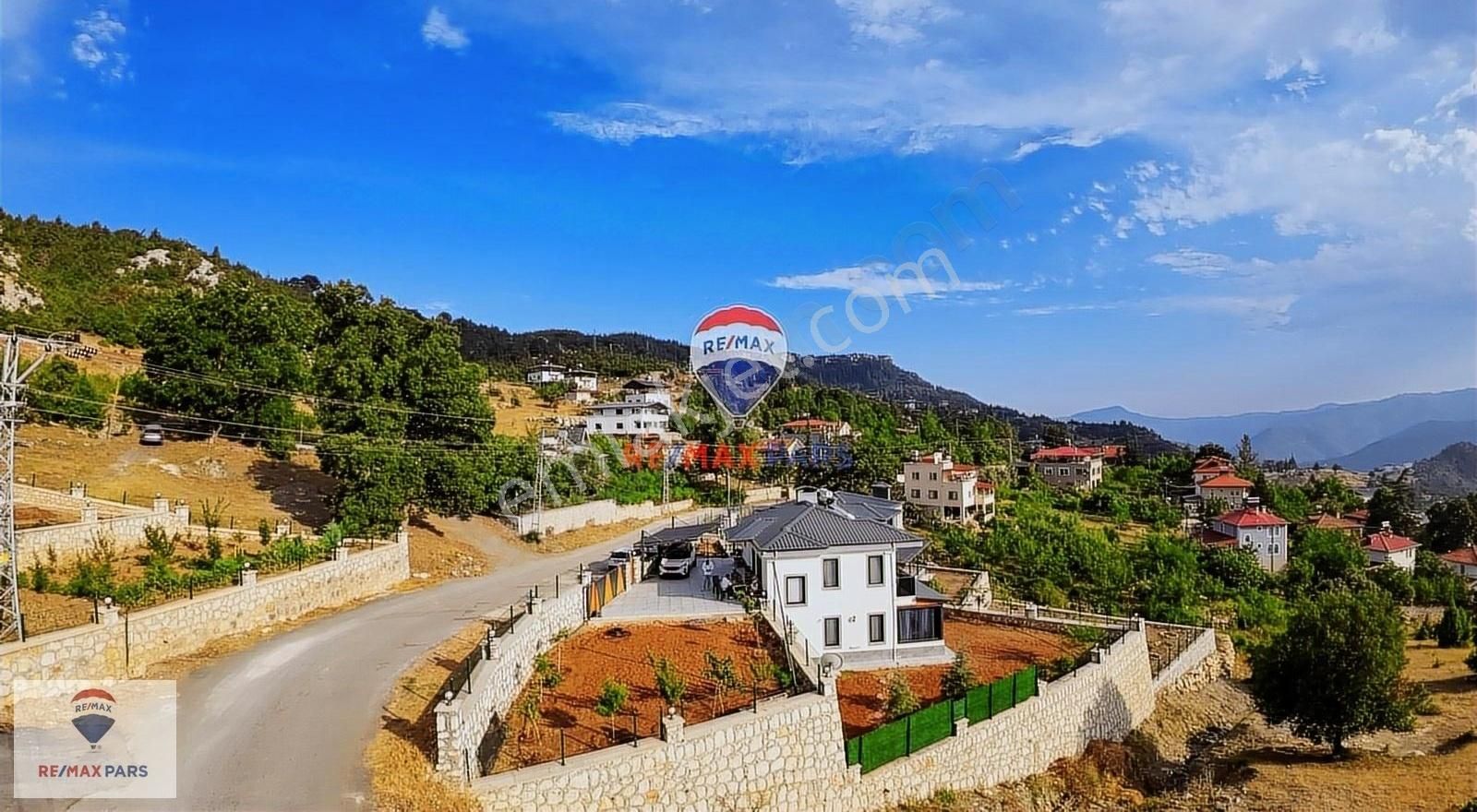 Toroslar Yeniköy Satılık Villa REMAX PARS'TAN TOROSLAR YENİKÖY'DE MANZARALI SATILIK 3+1 VİLLA